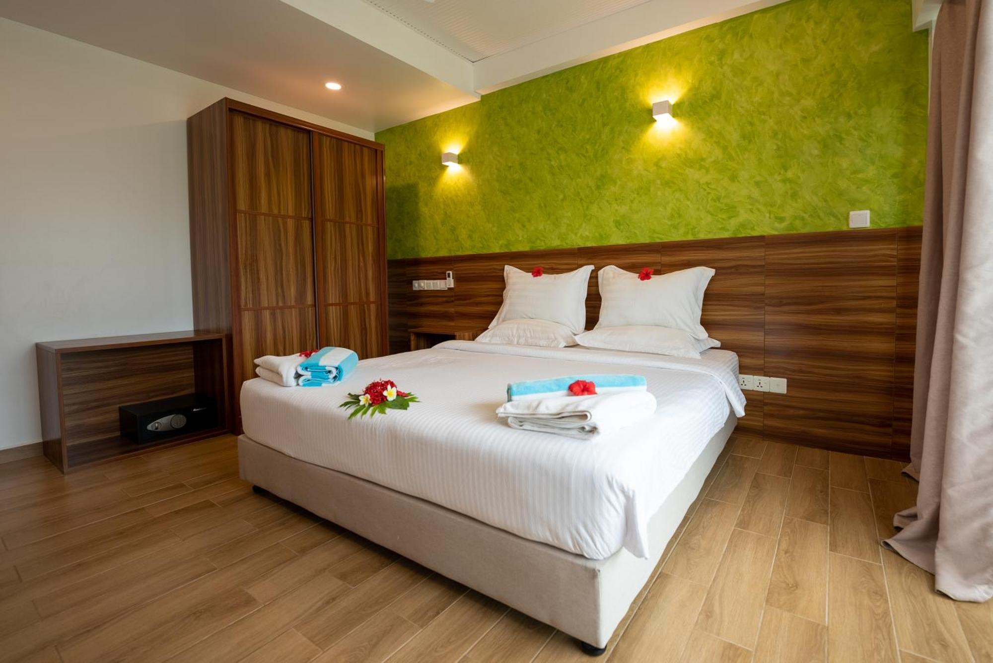 Olive Goidhoo Hotel Bagian luar foto