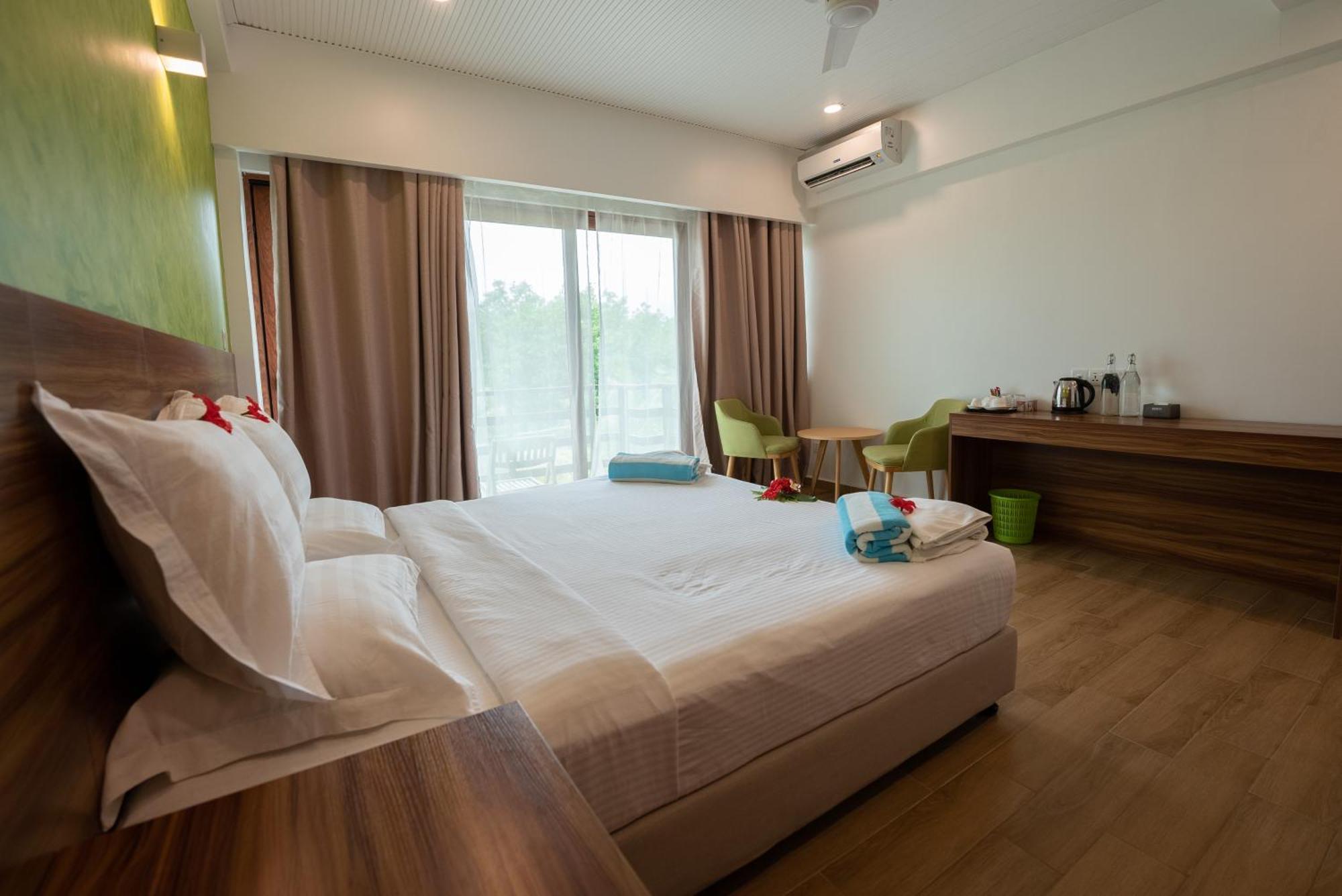 Olive Goidhoo Hotel Bagian luar foto