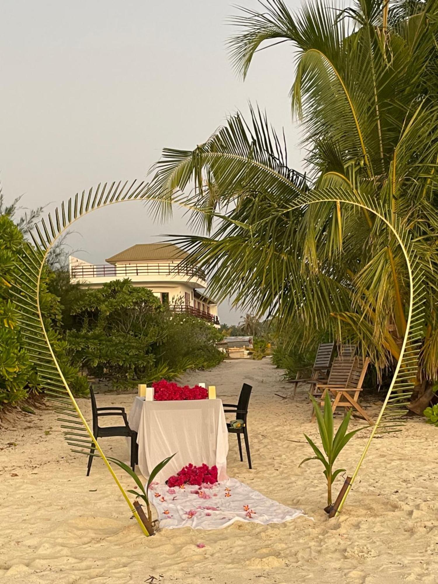 Olive Goidhoo Hotel Bagian luar foto